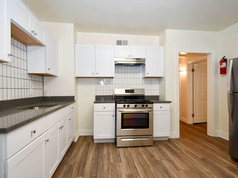1st image of 1176 Woodland Ave APT 2A
