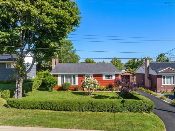 24 Estate Dr, Cole Harbour, NS B2V 1C4