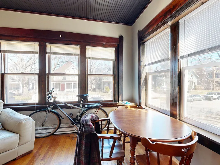 604 Holly — Photo 12