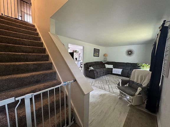 4th image of 15048 David Ave