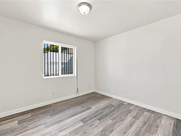 10646 S Wilton Pl — Photo 25