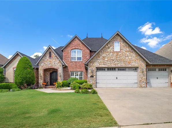 7003 W Balmoral Dr, Rogers, AR 72758