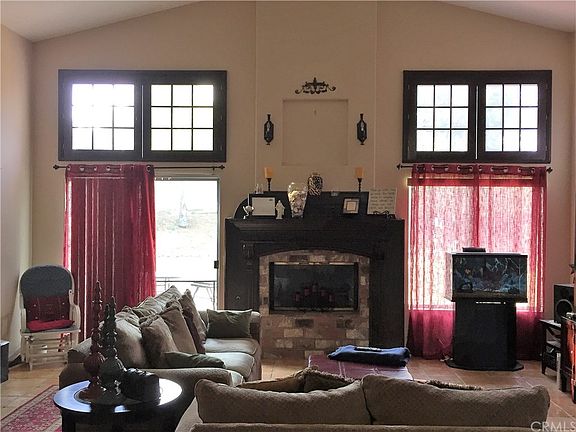 3rd image of 42153 Thoroughbred Ln