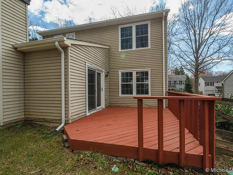 272 Yale Ct — Photo 38