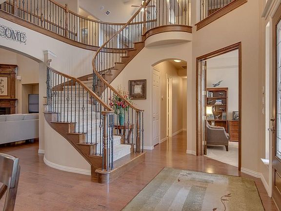 5th image of 2108 Sweet Adeline Ln