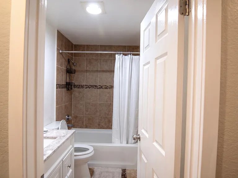 16817 Larch Way E #E105 — Photo 16