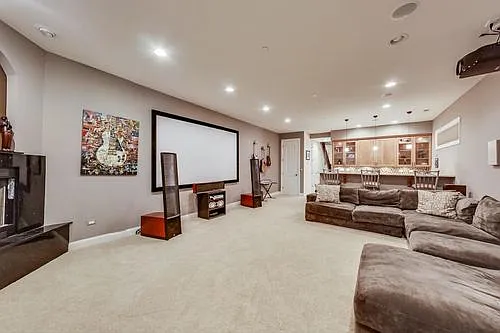1337 W Roscoe St — Photo 20