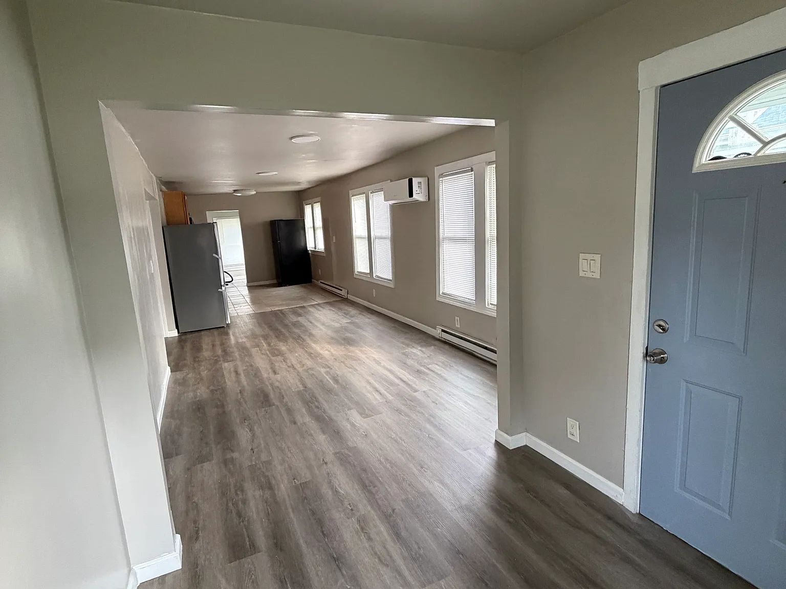 2 bed, 705 sqft, $1,900 — Photo 2