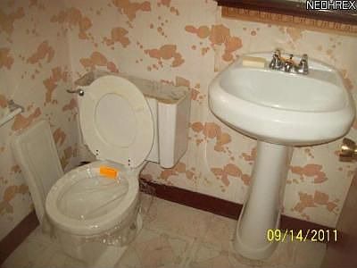 4th image of 27701 Mills Ave APT A