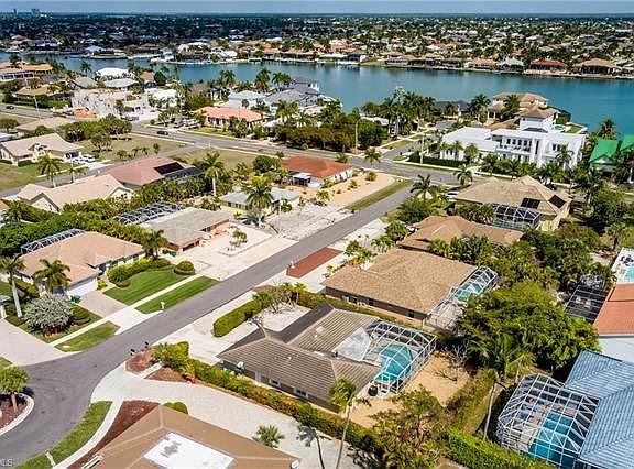 5th image of 921 Montego Ct