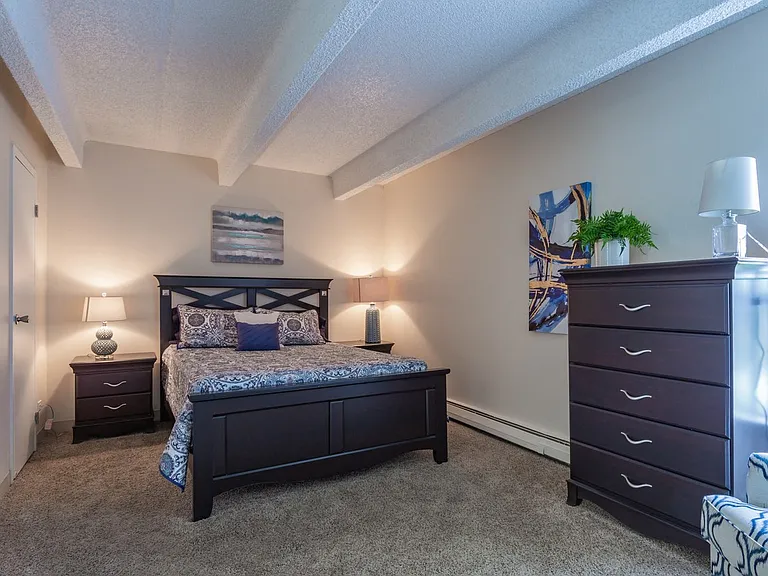 Monaco Lakes Apt — Photo 13