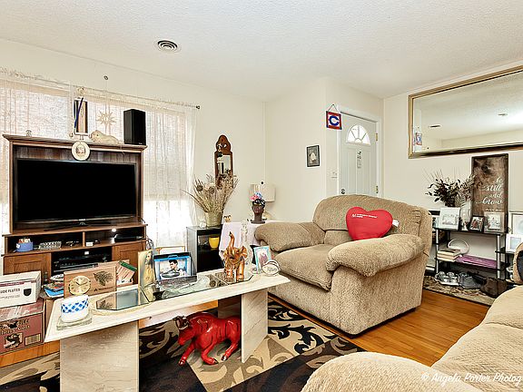 4th image of 930 N Berwick Blvd