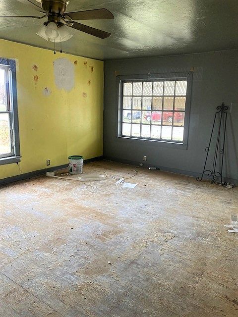 2nd image of 403 N Locust St