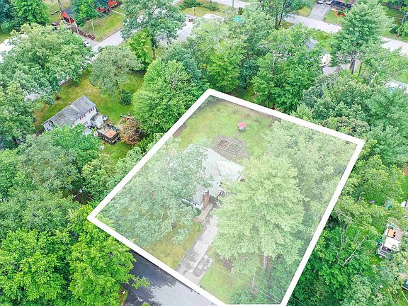 5th image of 19 Souhegan Dr