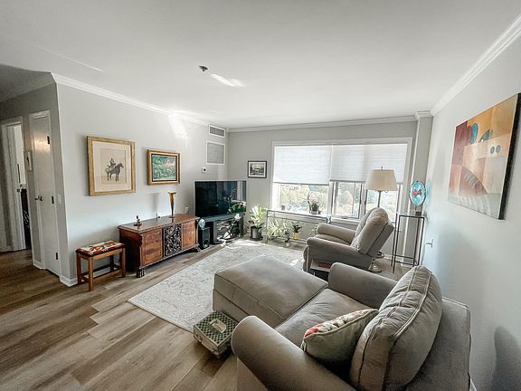 3rd image of 2200 Hamilton Dr Unit 810