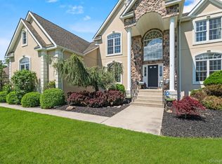 3 Kings Dr, Middletown, NY 10941