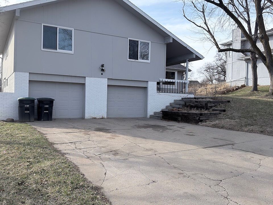 1st image of 1446 S 167th Ave