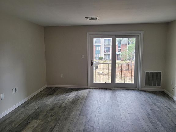 3rd image of 4 Roedean Dr APT 201