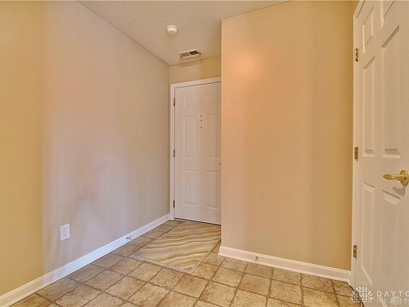 4th image of 3588 Chestnut Park #6-9