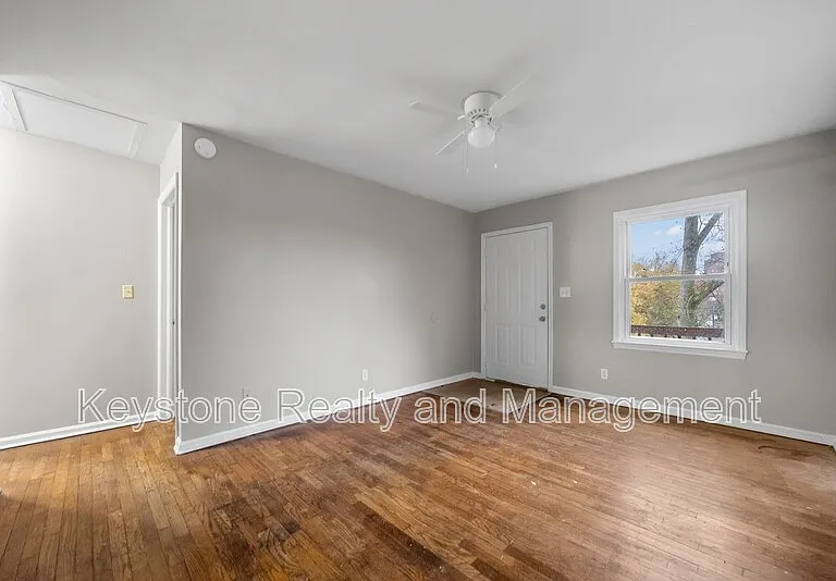 1525 Ferrell St #1 — Photo 5