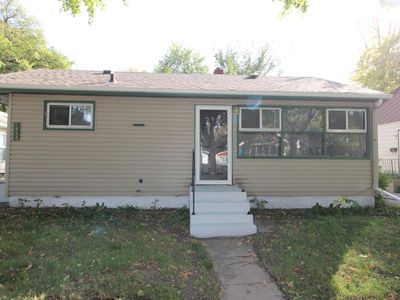 1436 5th Ave S, Fargo, ND, 58103