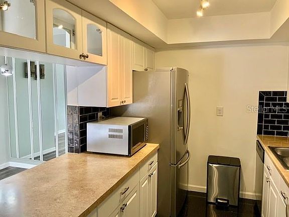 5th image of 895 N Village Dr N APT 107