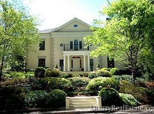 1900 W Paces Ferry Rd NW, Atlanta, GA 30327