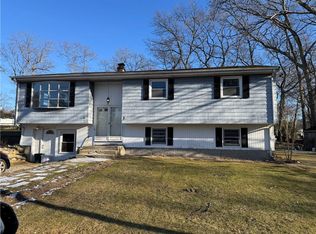 8 Carol Ann Ave, Smithfield, RI 02917