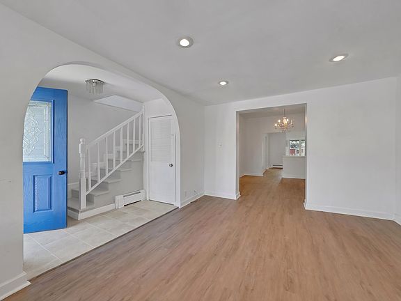 2nd image of 94 W 43rd St