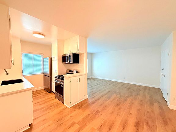 4th image of 3678 Watseka Ave #7