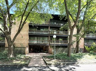 5600 Hillcrest Ln APT 1K, Lisle, IL 60532