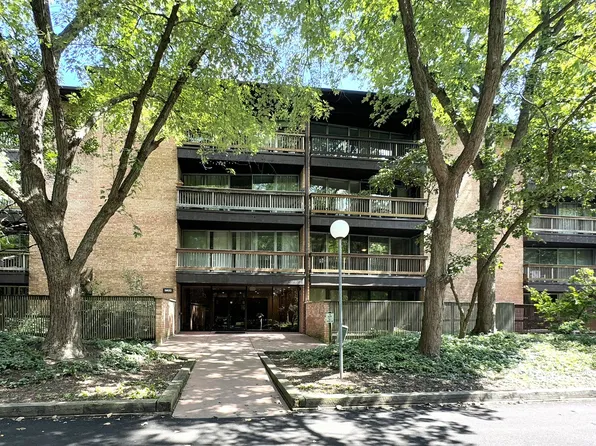 5600 Hillcrest Ln APT 1K, Lisle, IL 60532