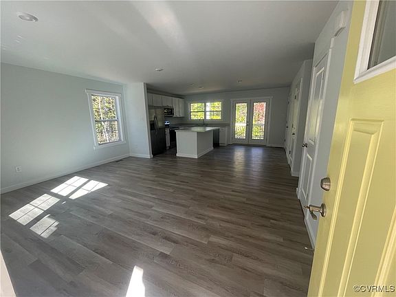 2nd image of 1682 Lakeside Dr