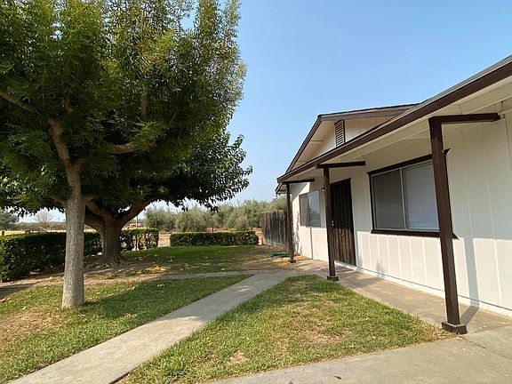 4th image of 776 W Kaweah St