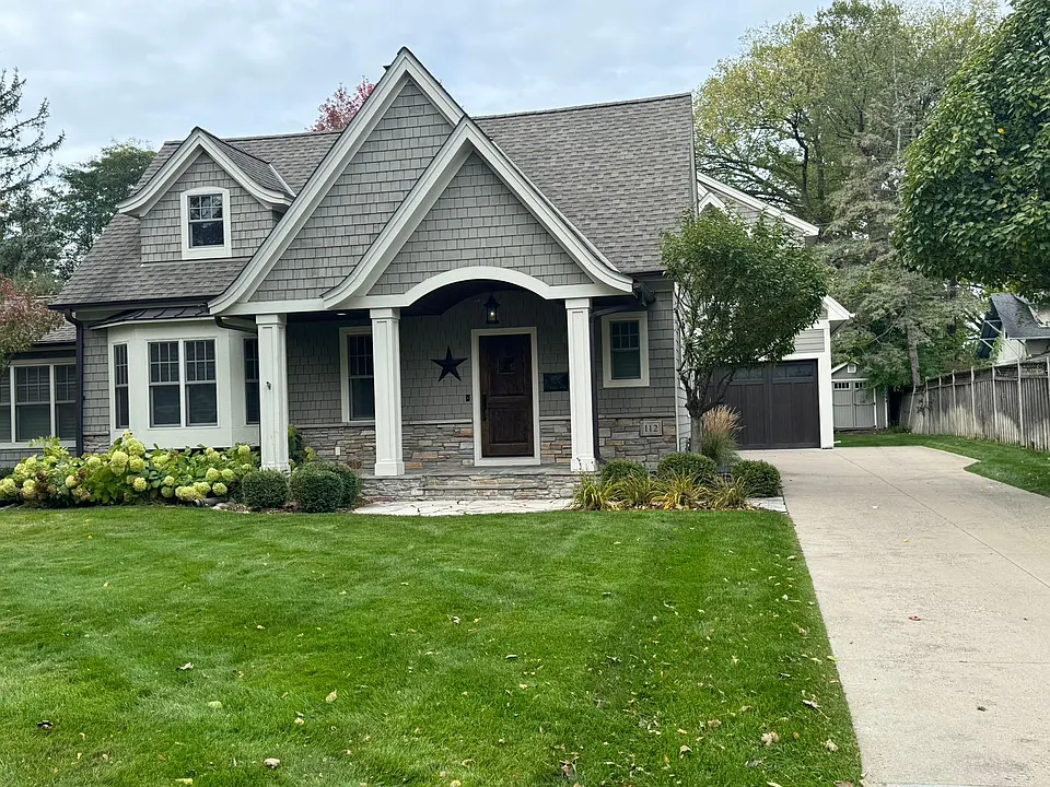 112 Oakwood Rd