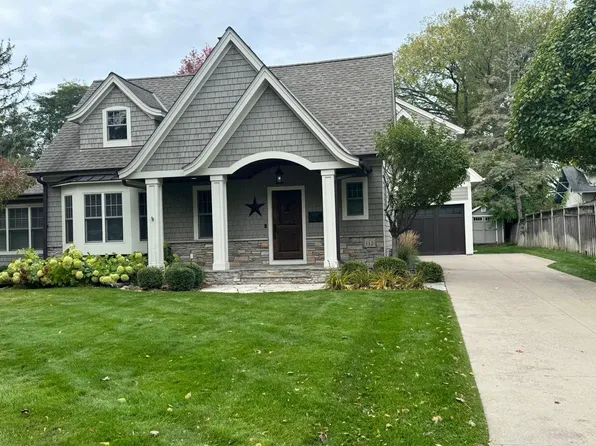 112 Oakwood Rd, Hopkins, MN 55343