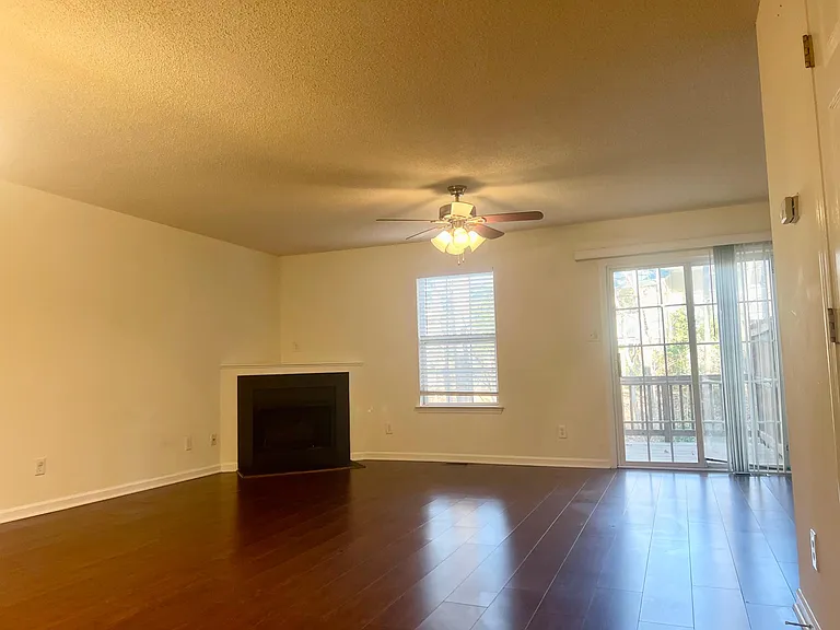 108 Climbing Ivy Ct — Photo 9