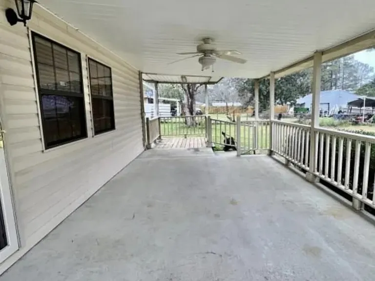 206 Goff Dr — Photo 2