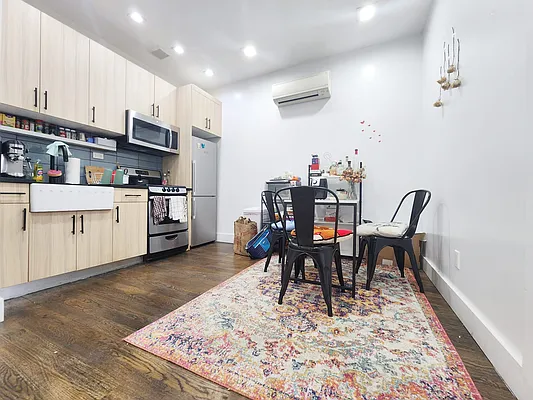 Rented by RELEASE NY | media 2