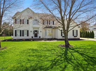 635 White Tail Ridge Dr, Akron, OH 44333