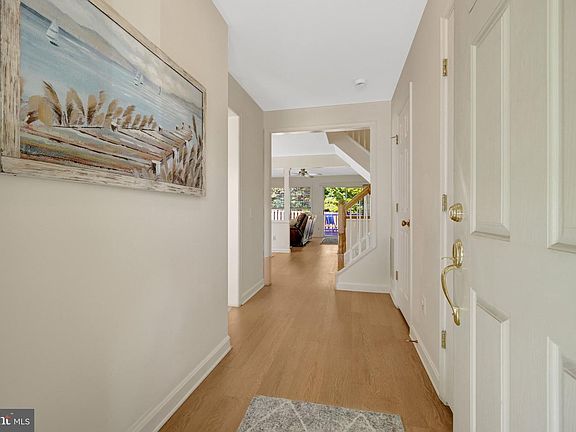 2nd image of 43309 Parlor Sq