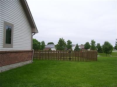 4th image of 907 Golden Beech Dr