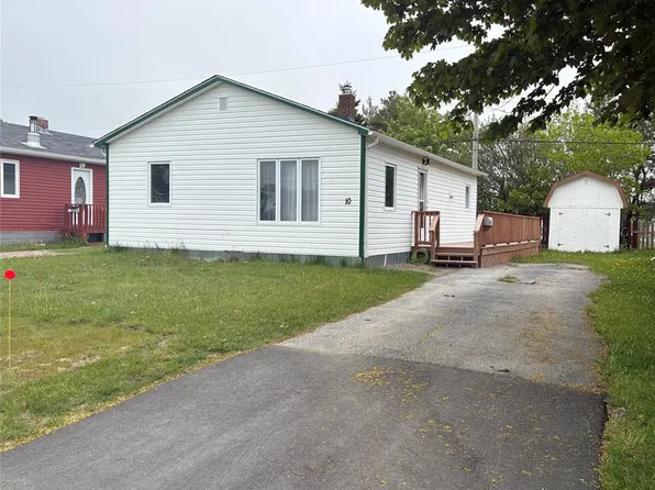 10 Rose Avenue, Stephenville, NL A2N1Y1