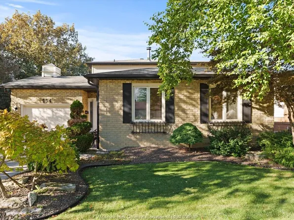 234 Applewood Rd, Kingsville, ON N9Y 3P3