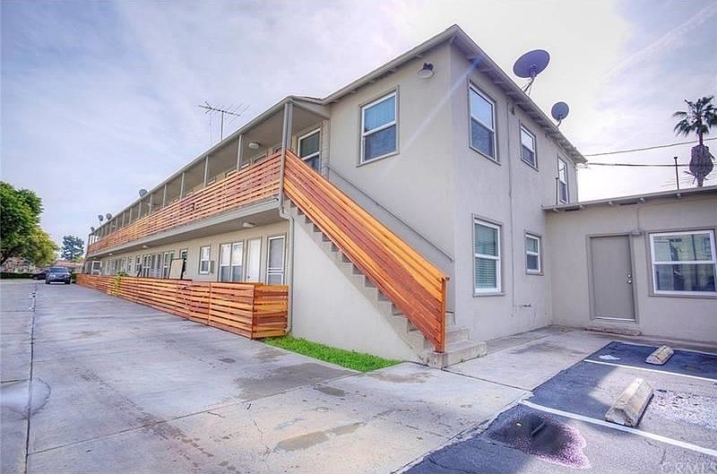 2nd image of 379 Termino Ave #1X1