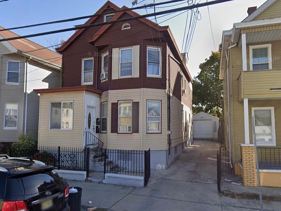 1st image of 140-142 N 9th St #1