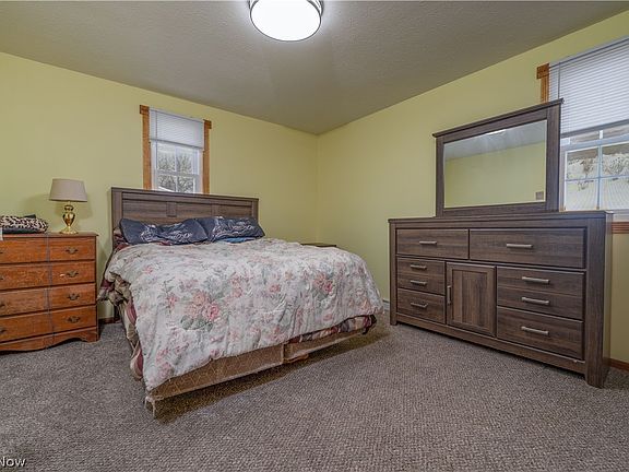 4th image of 415 Springbrook Dr SW