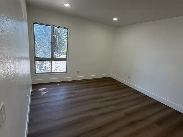 10331 Lindley Ave #209 — Photo 28