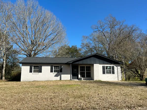 2852 W Park Dr, Gautier, MS 39553