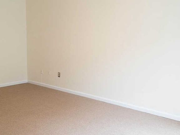 4th image of 4104 Hunters Hill Cir #4104